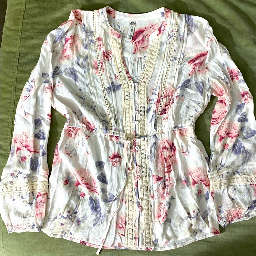 American Rag blouse shirt top buttons flowing long sleeves drawstring waist O-18
